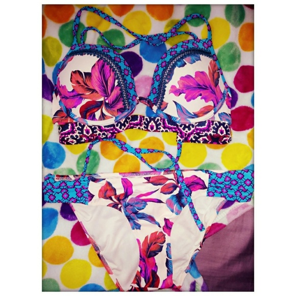 Shade & Shore Other - NWOT Shade & Shore Bikini Top & Bottom Set